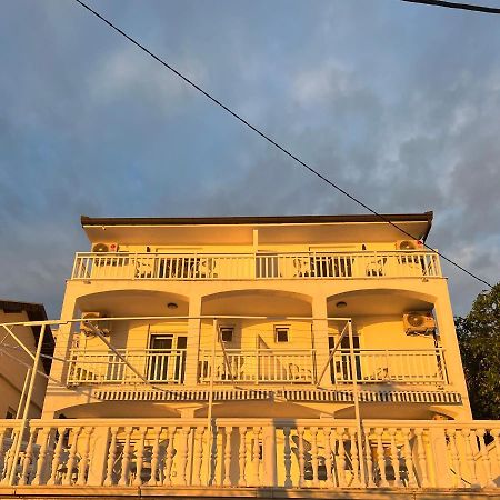 Villa Senka 内乌姆 外观 照片